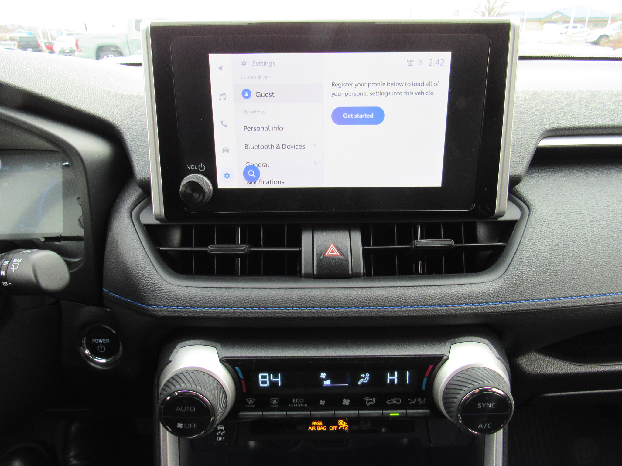 Used 2024 Toyota RAV4 SE image 21