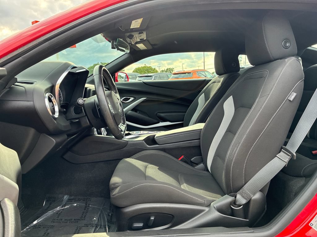Used 2021 Chevrolet Camaro LT RWD image 10
