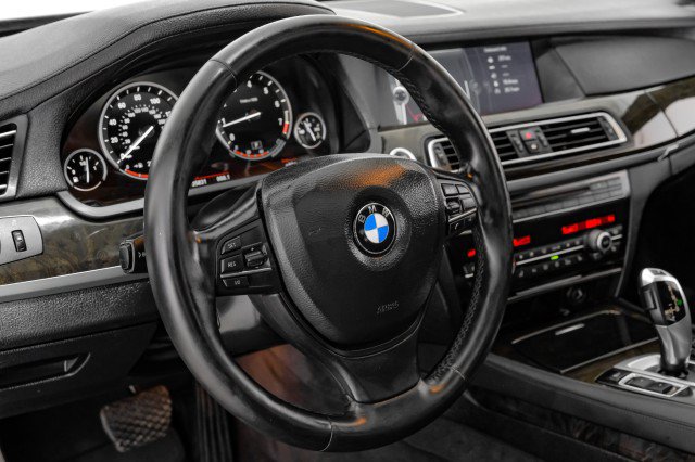 Used 2012 BMW 750i RWD image 14