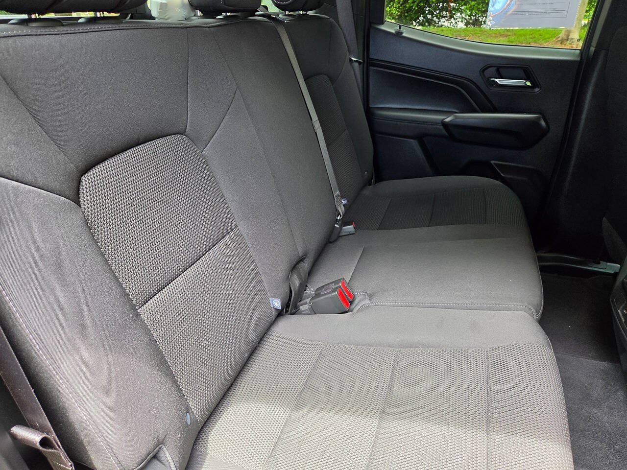 Used 2025 Chevrolet Colorado LT RWD image 11