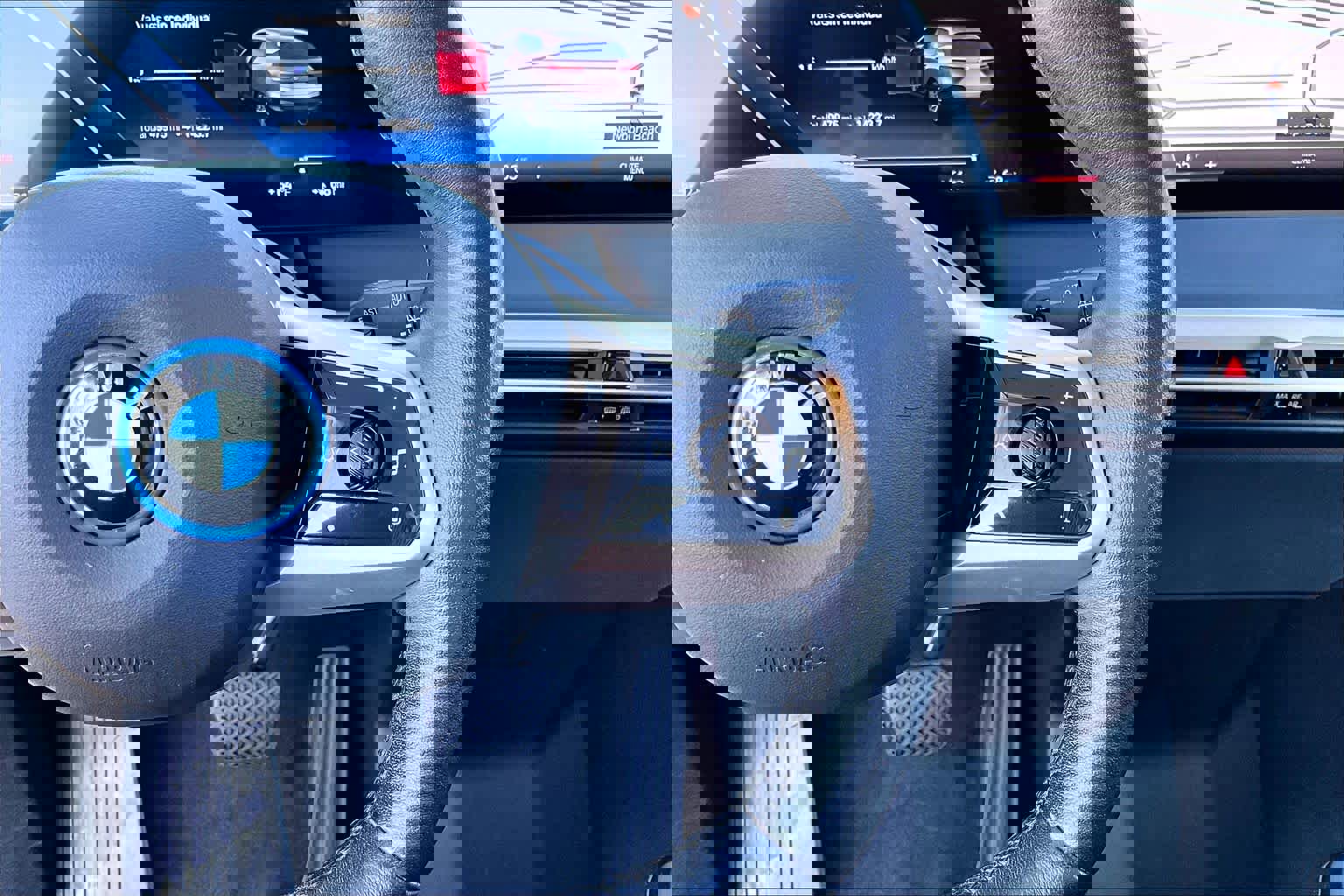 Used 2023 BMW iX xDrive50 image 23