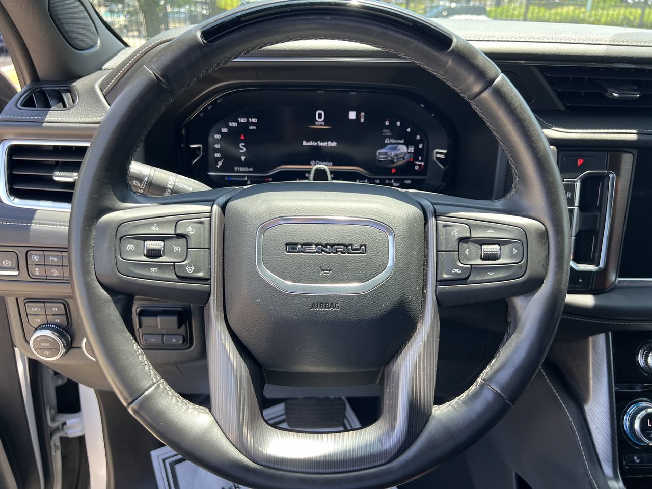 Used 2023 GMC Yukon Denali Ultimate AWD/4WD image 7
