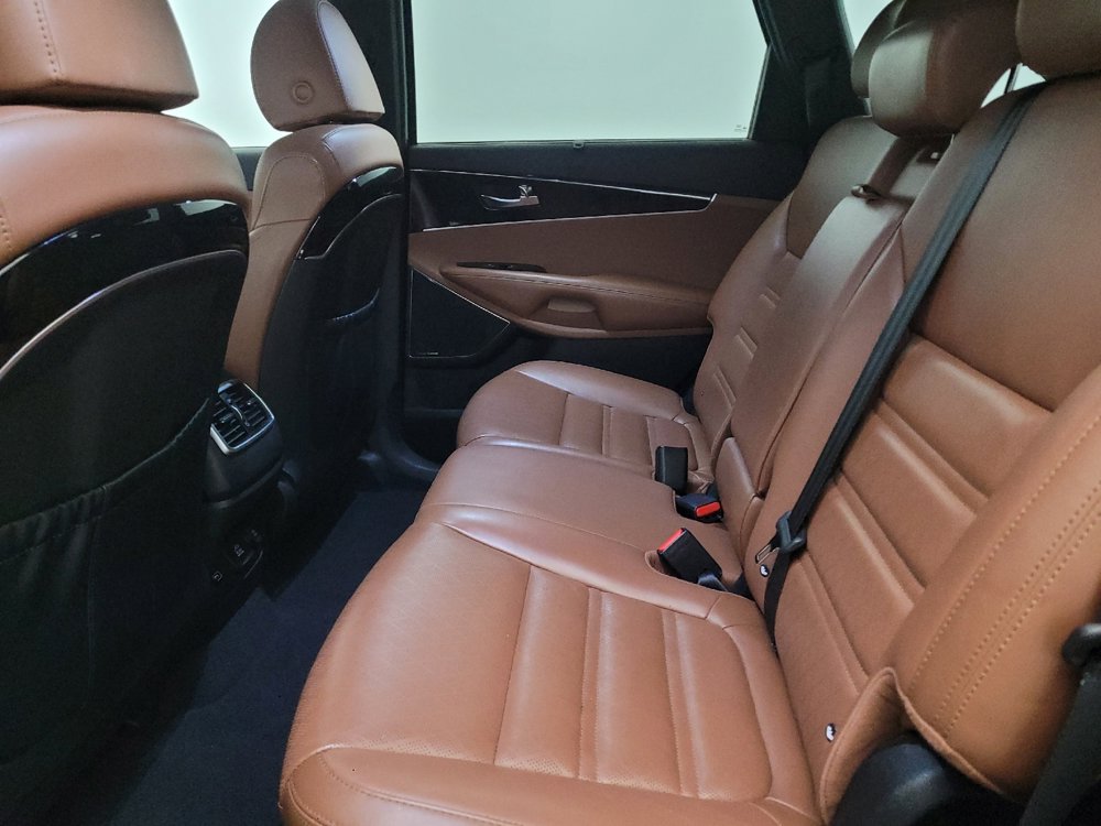 Used 2019 Kia Sorento SX image 18