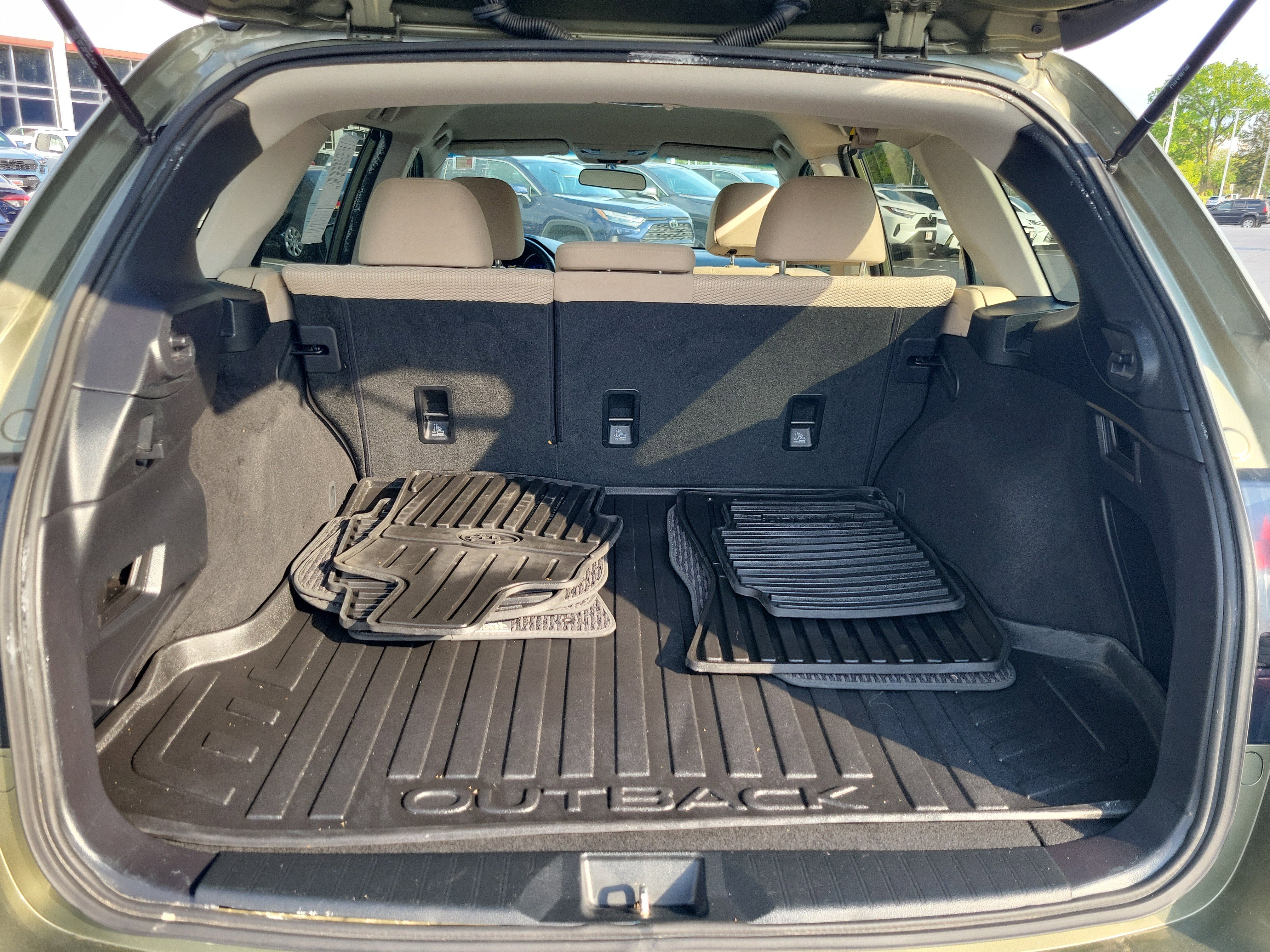 Used 2017 Subaru Outback 2.5i Premium AWD/4WD image 10