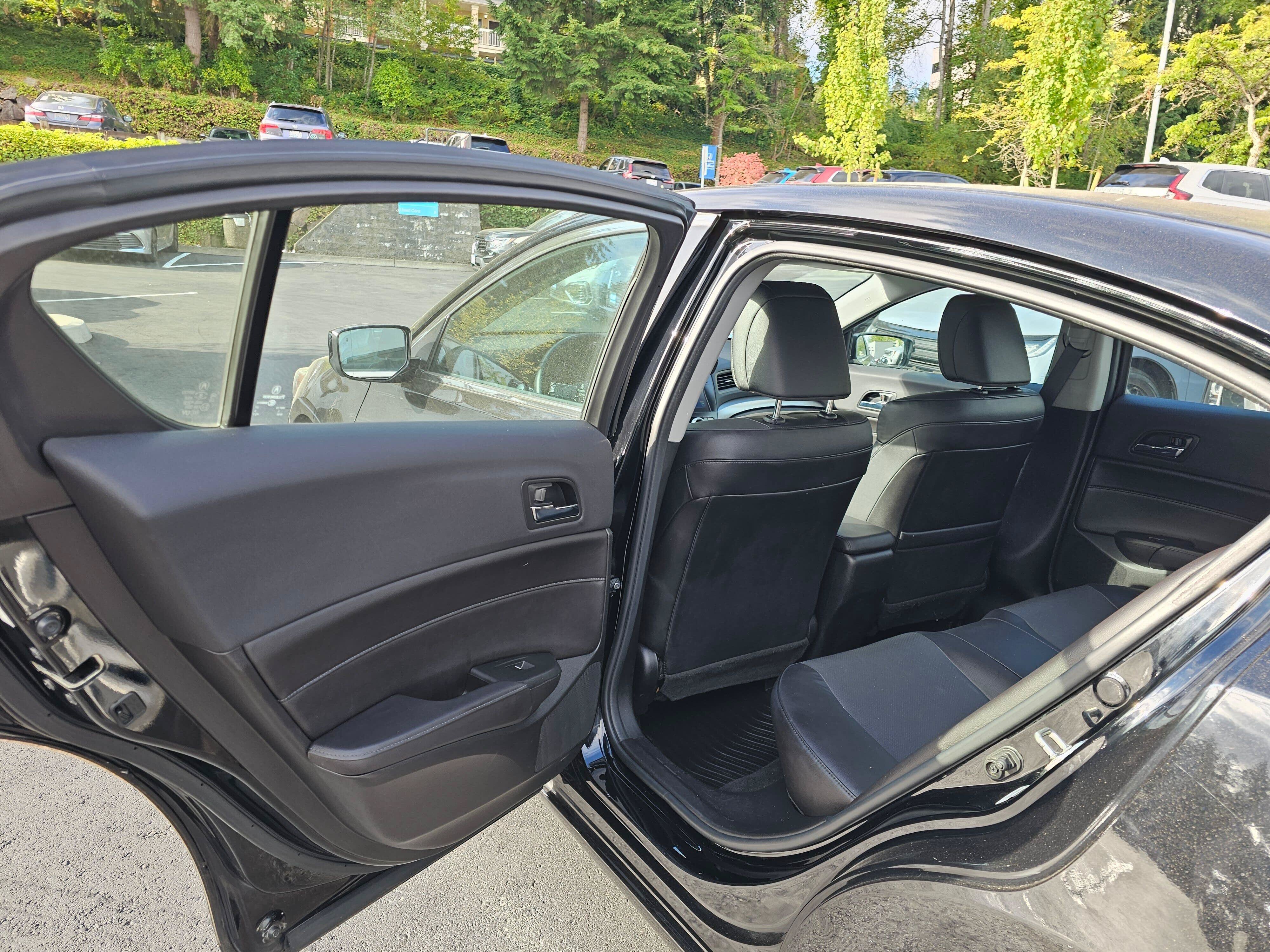 Used 2017 Acura ILX FWD image 19