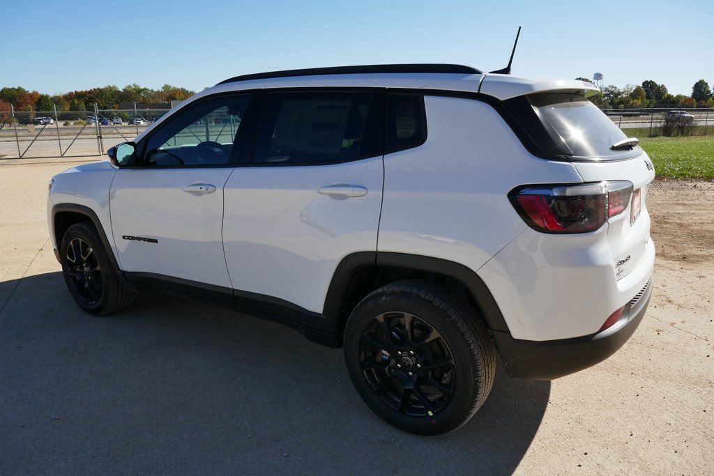 New 2026 Jeep Compass Latitude image 7