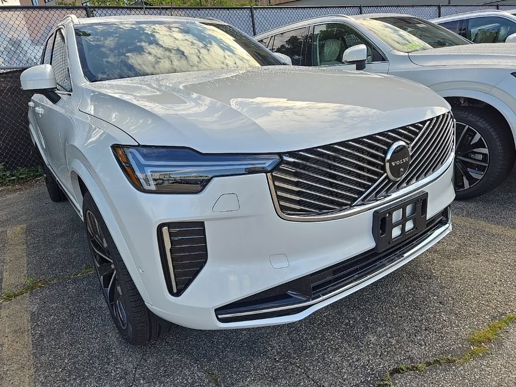 New 2026 Volvo XC90 B6 Plus w/ Protection Package Premier AWD/4WD image 3