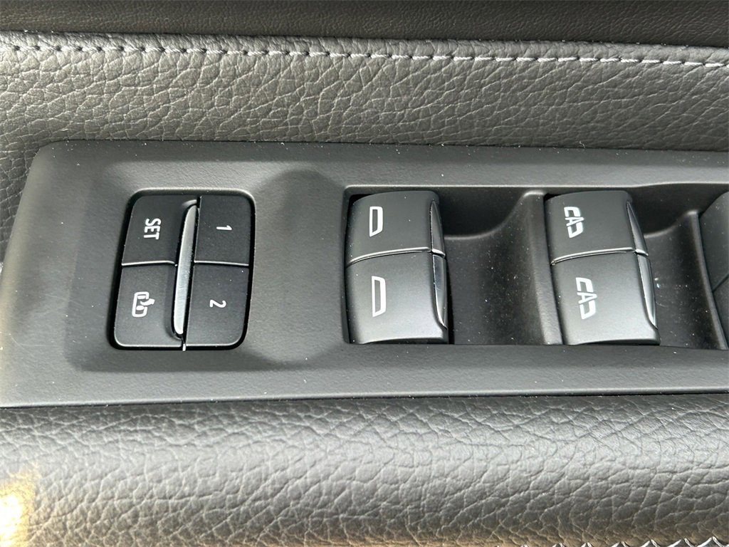 Used 2022 GMC Yukon Denali image 26