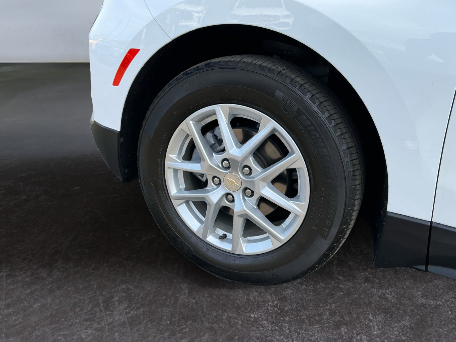 Used 2022 Chevrolet Equinox LS FWD image 9