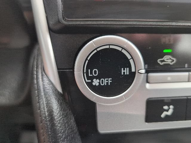 Used 2012 Toyota Camry SE FWD image 21