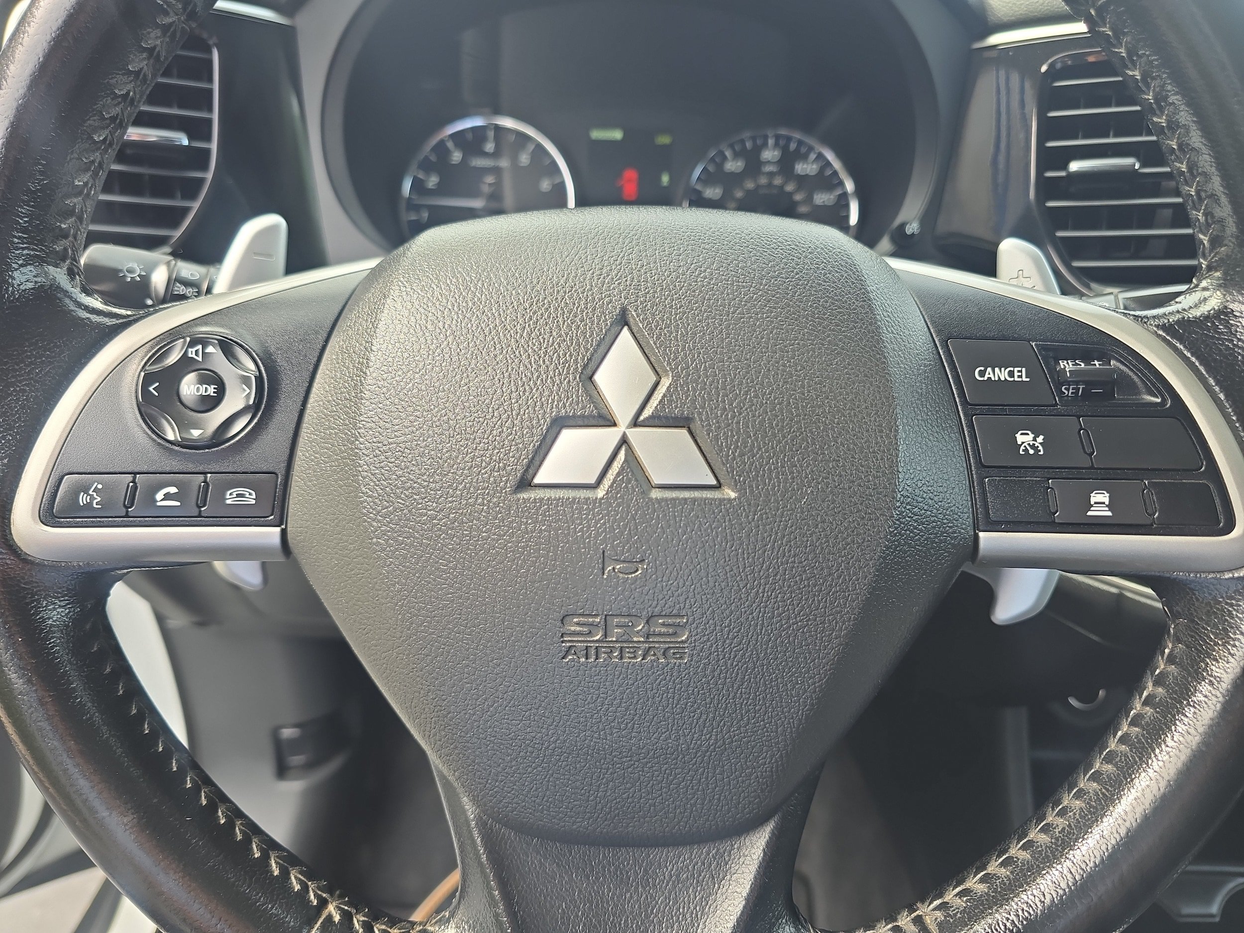 Used 2015 Mitsubishi Outlander GT AWD/4WD image 15