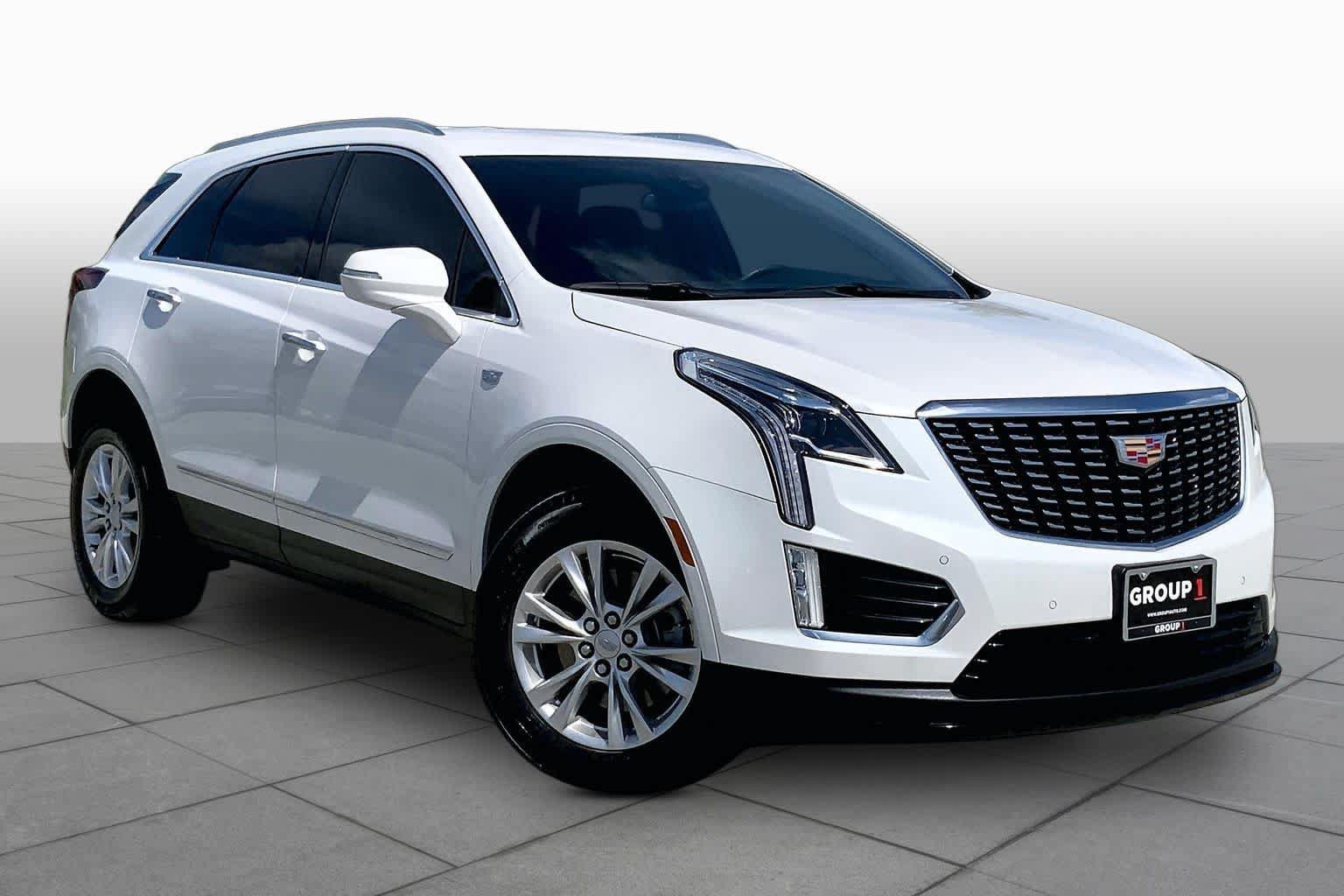 Used 2025 Cadillac XT5 Luxury w/ LPO, Floor Liner Package FWD image 3