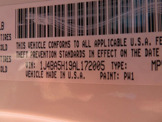 Used 2010 Jeep Wrangler Unlimited Sahara w/ Dual Top Group AWD/4WD image 20