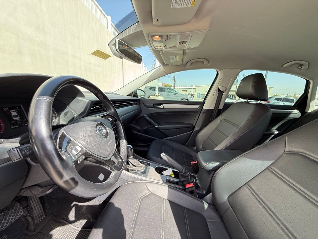 Used 2020 Volkswagen Passat 2.0T SE image 5