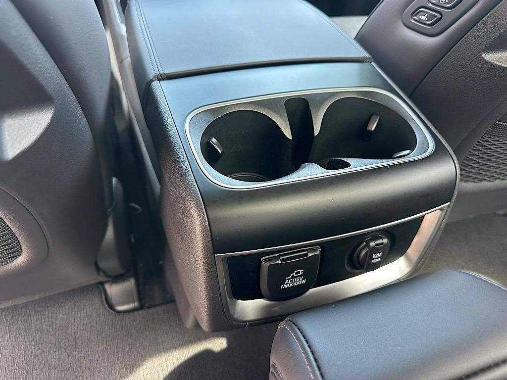Used 2025 Kia Carnival SX w/ SX Dark Edition Package FWD image 22