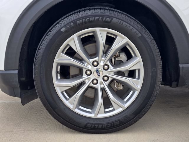 Used 2024 Ford Explorer XLT w/ Equipment Group 202A RWD image 11