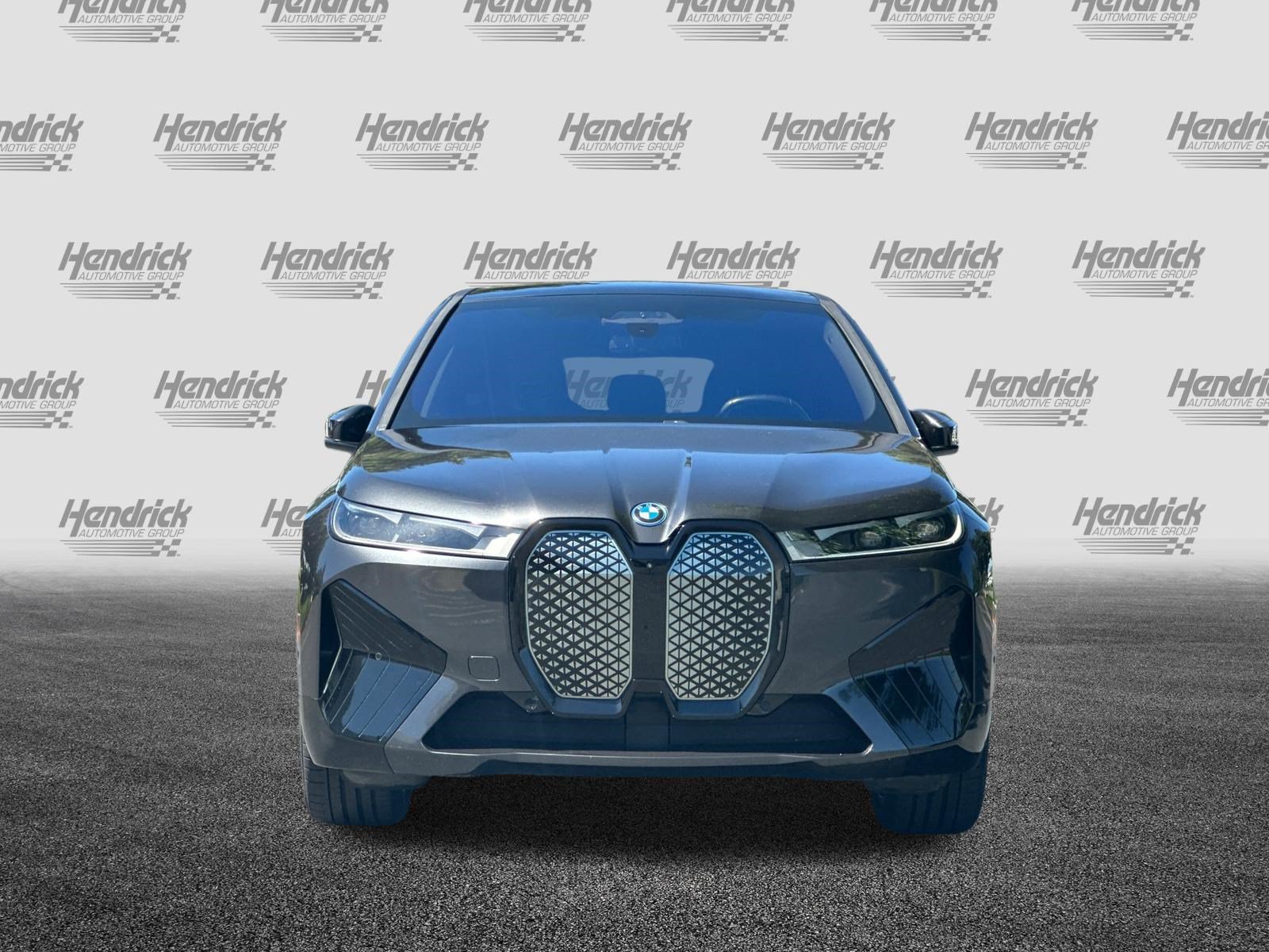 Used 2024 BMW iX xDrive50 w/ Premium Package AWD/4WD image 10