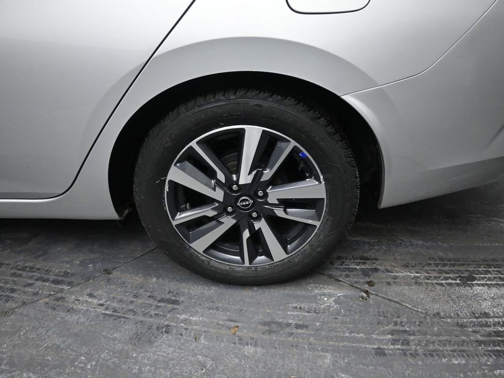 Used 2023 Nissan Versa SV image 14