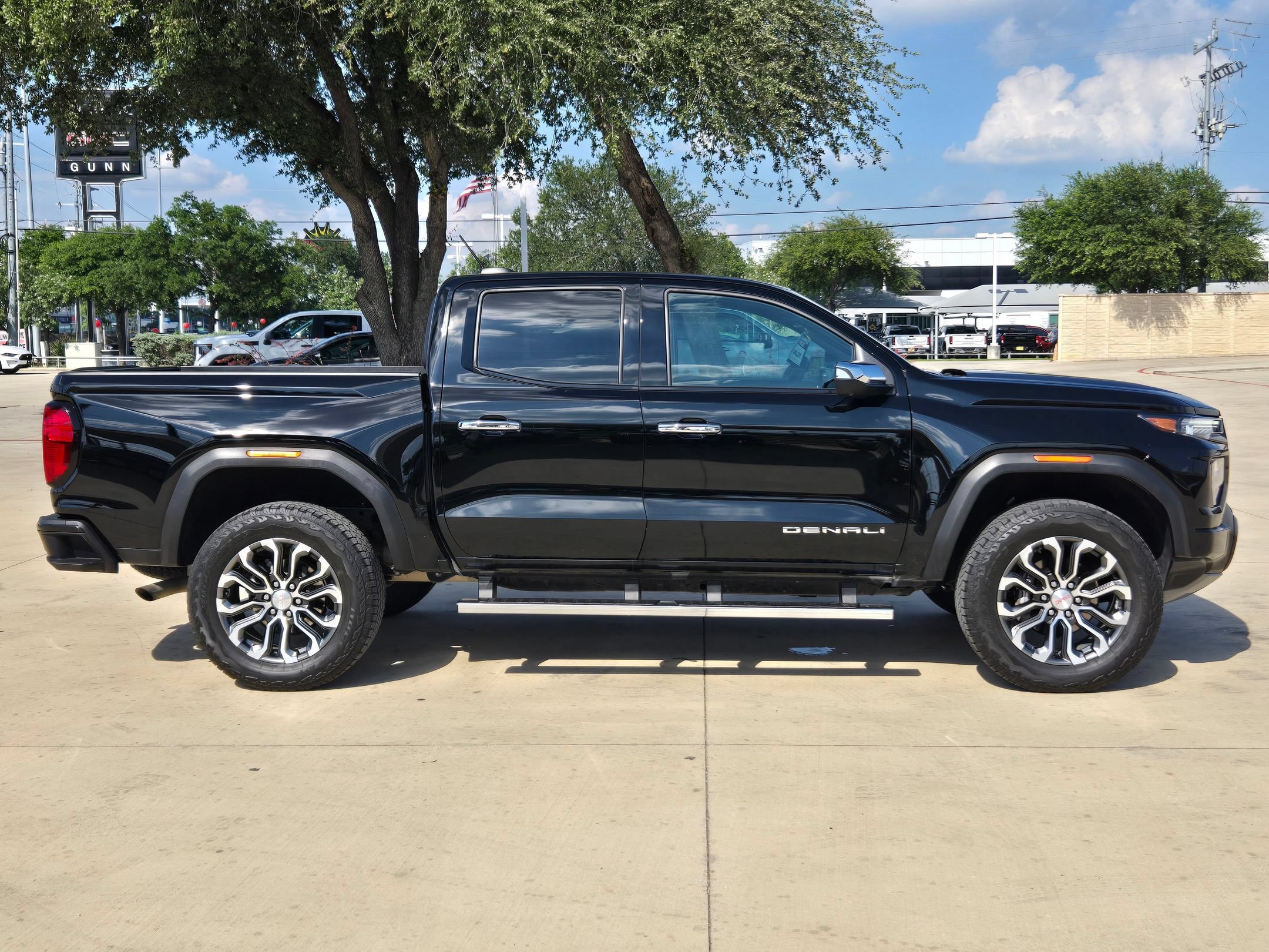 Certified 2025 GMC Canyon Denali AWD/4WD image 8