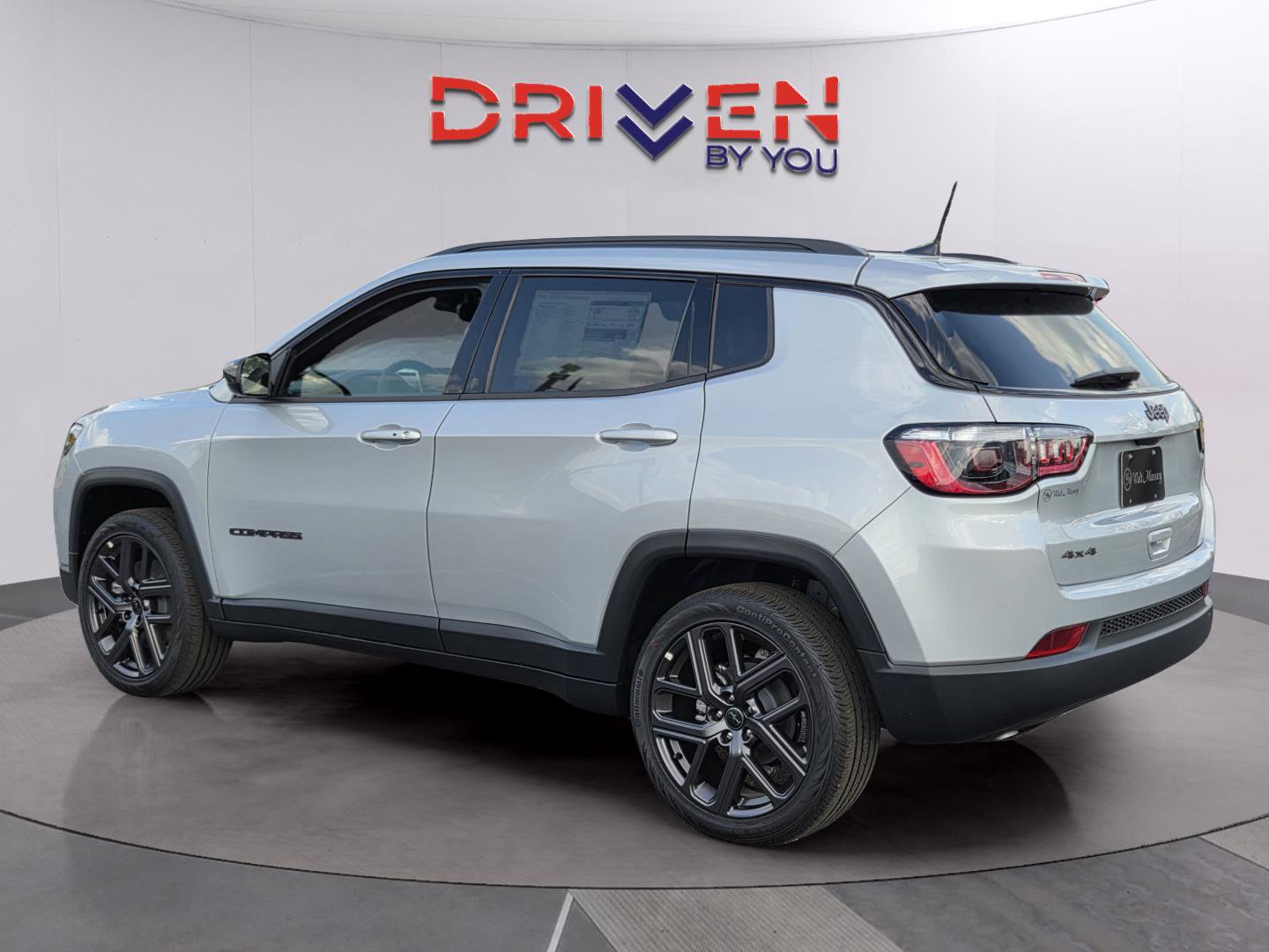 New 2026 Jeep Compass Latitude image 3