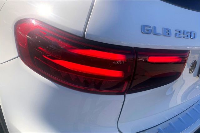 Used 2026 Mercedes-Benz GLB 250 4MATIC image 25