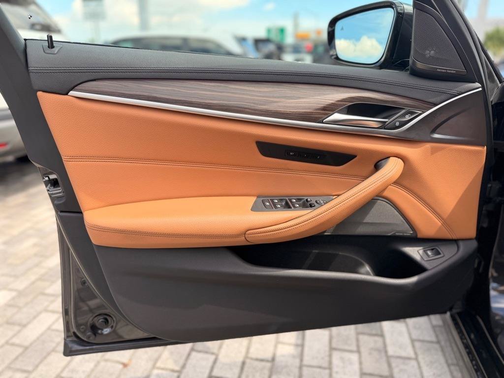 Used 2020 BMW 530i w/ M Sport Package RWD image 9
