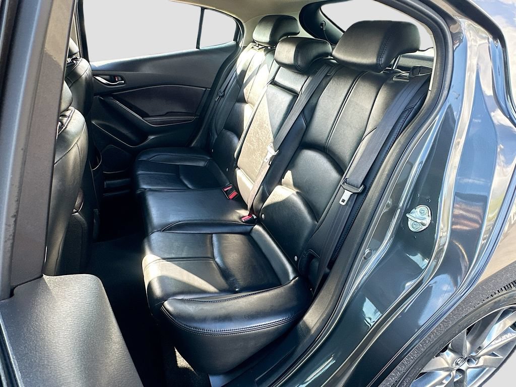 Used 2018 MAZDA MAZDA3 Touring FWD image 23
