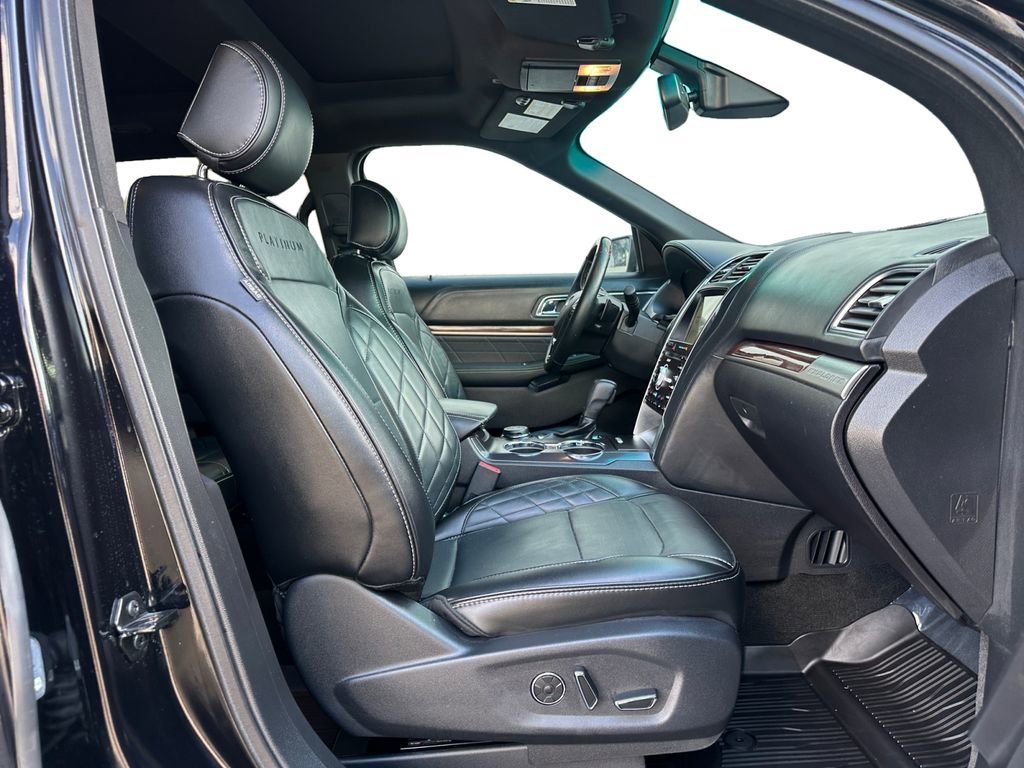Used 2017 Ford Explorer Platinum image 17