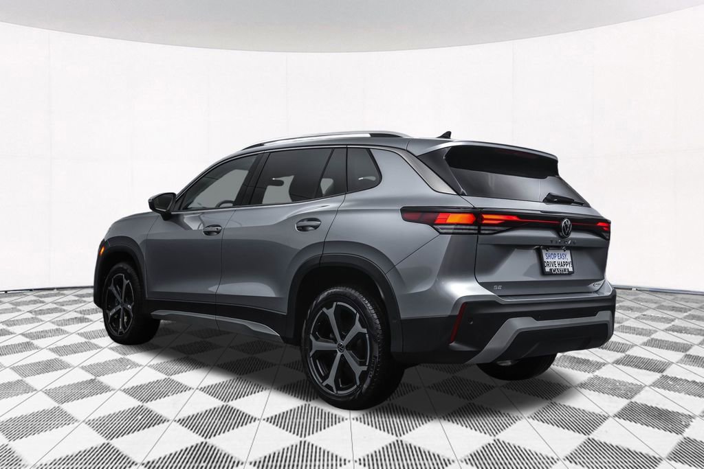 Used 2025 Volkswagen Tiguan SE image 34