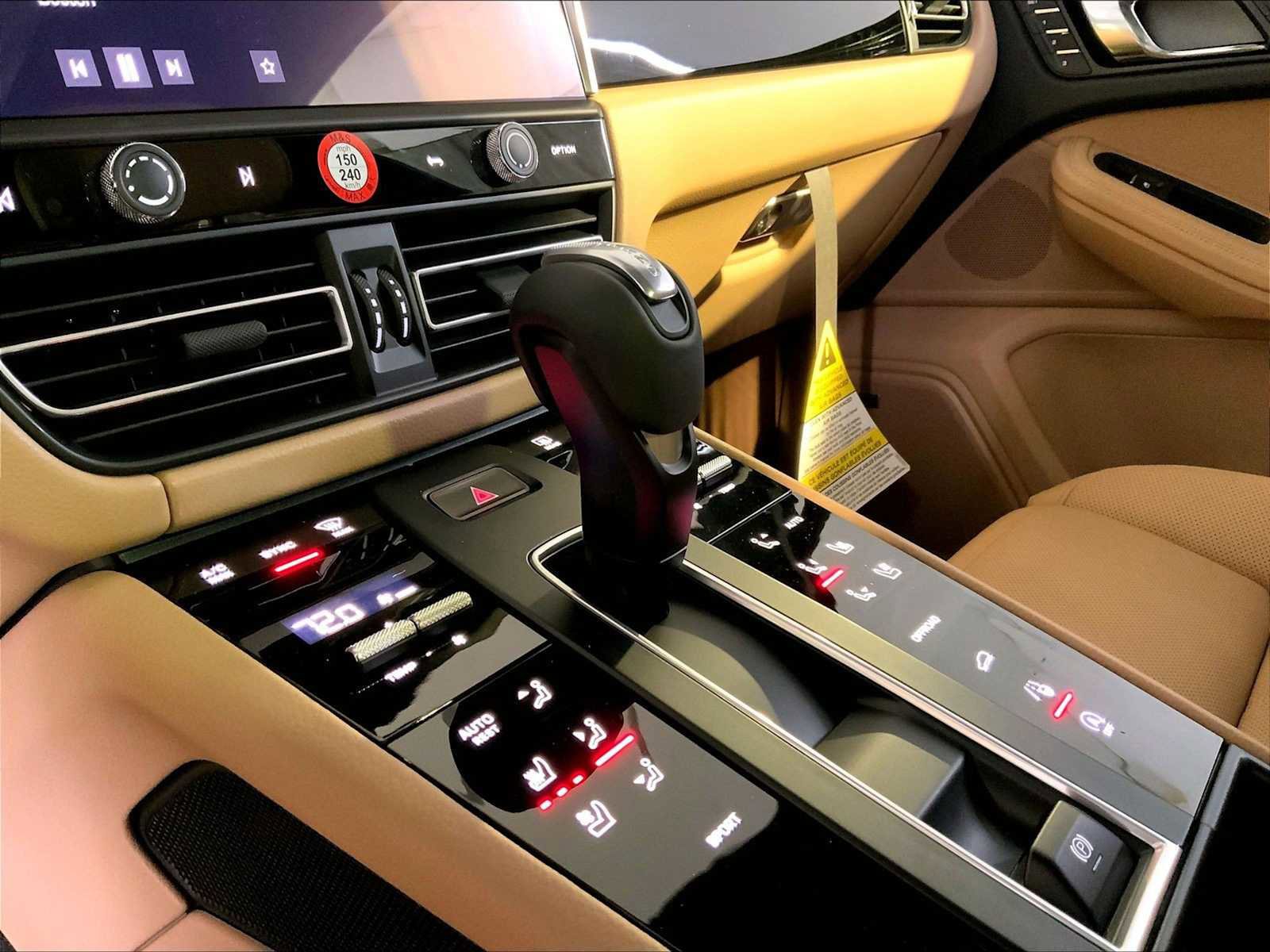 New 2026 Porsche Macan AWD/4WD image 17