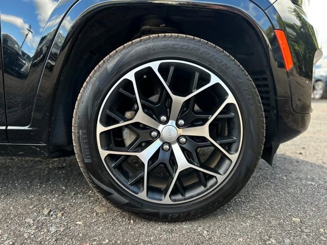 Used 2023 Jeep Grand Cherokee Summit image 9