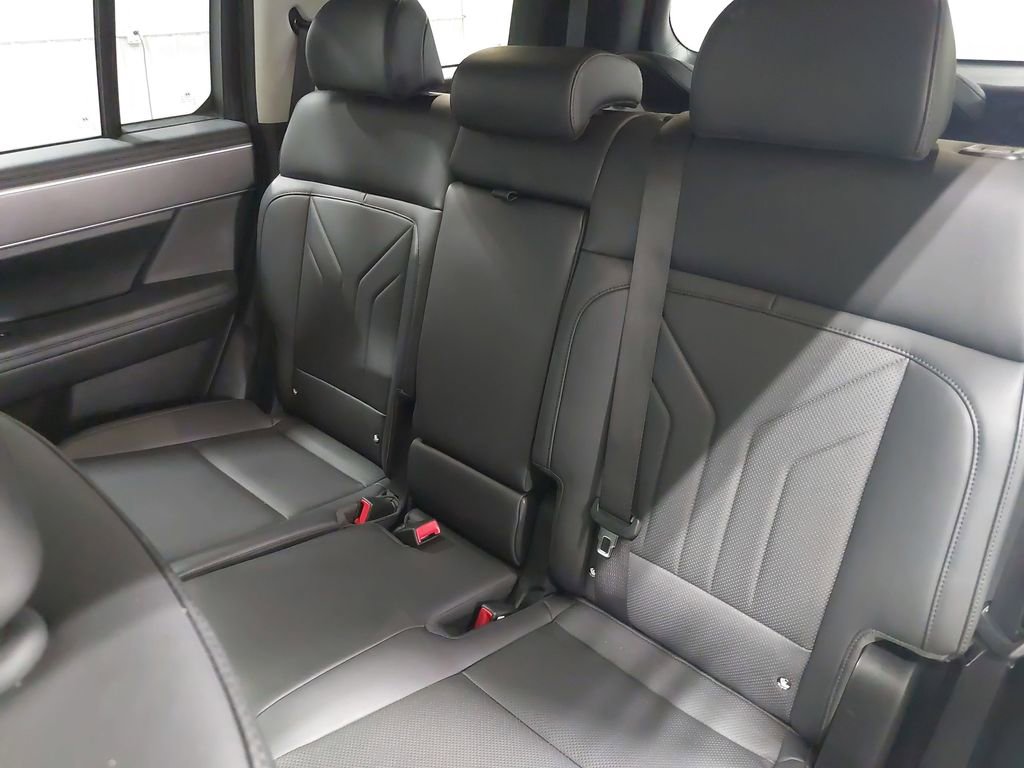 Certified 2025 Hyundai Santa Fe SEL image 16