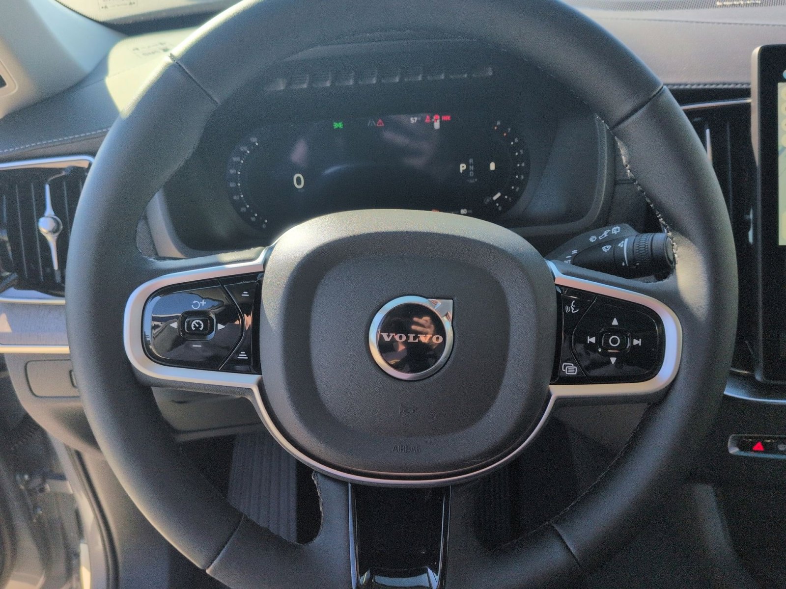 New 2026 Volvo XC90 B6 Ultra w/ Protection Package image 16