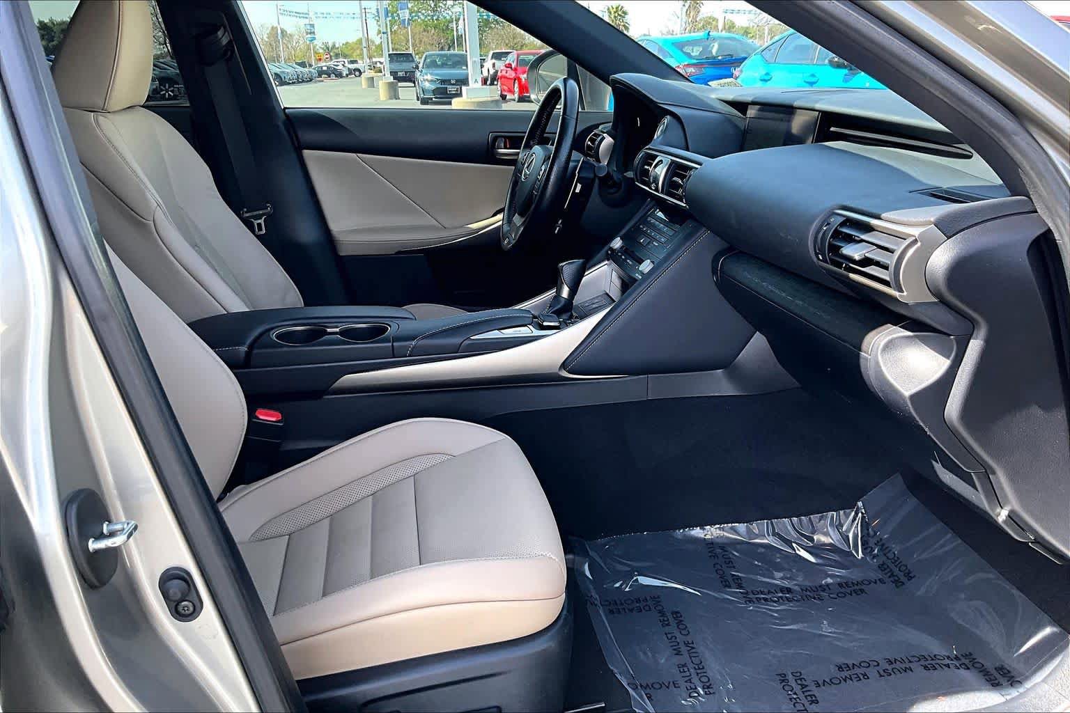 Used 2020 Lexus IS 350 F Sport w/ F Sport Package image 8