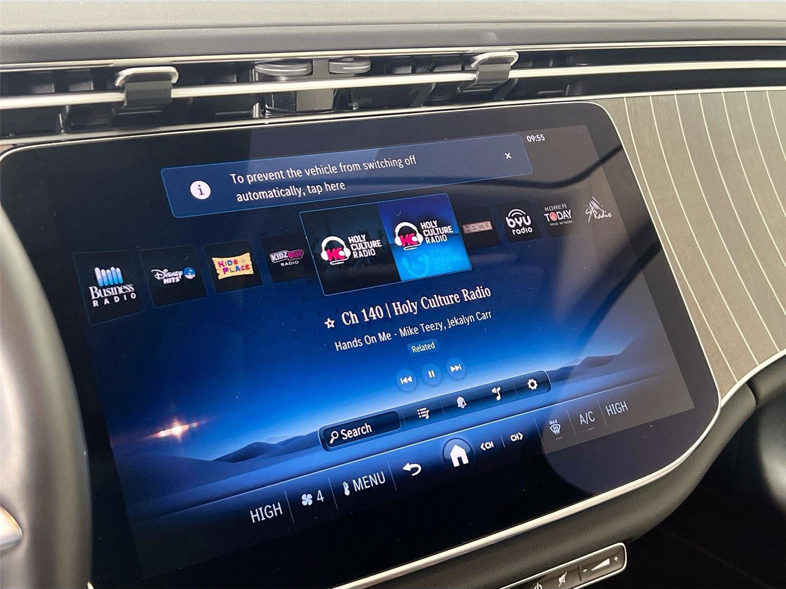 Used 2025 Mercedes-Benz E 350 4MATIC Sedan image 14