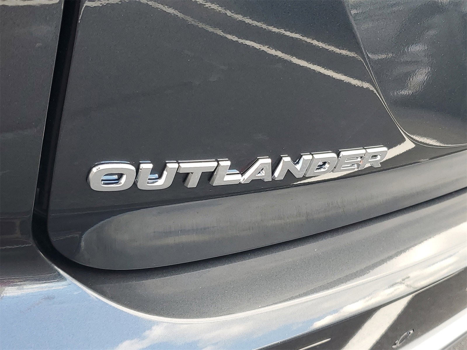 New 2025 Mitsubishi Outlander SE image 26