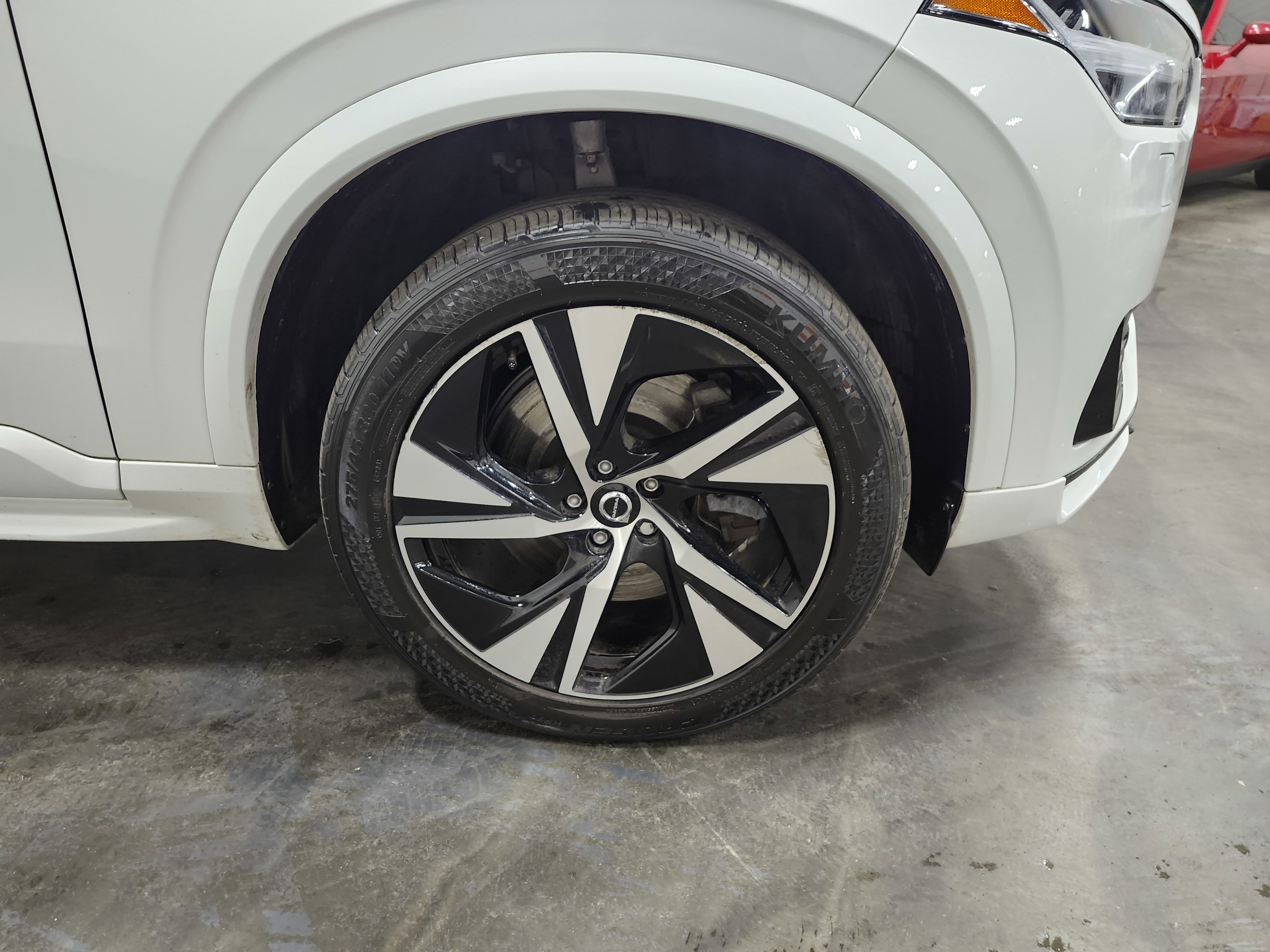 Used 2021 Volvo XC90 T8 R-Design w/ Advanced Package image 13