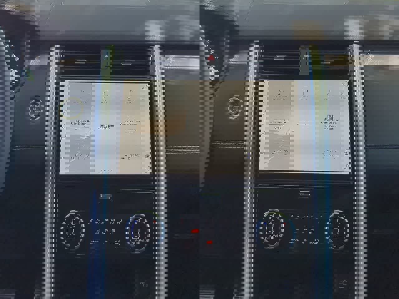 Used 2025 Land Rover Discovery Dynamic SE AWD/4WD image 30