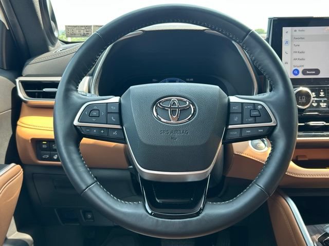 Certified 2025 Toyota Highlander Platinum AWD/4WD image 58