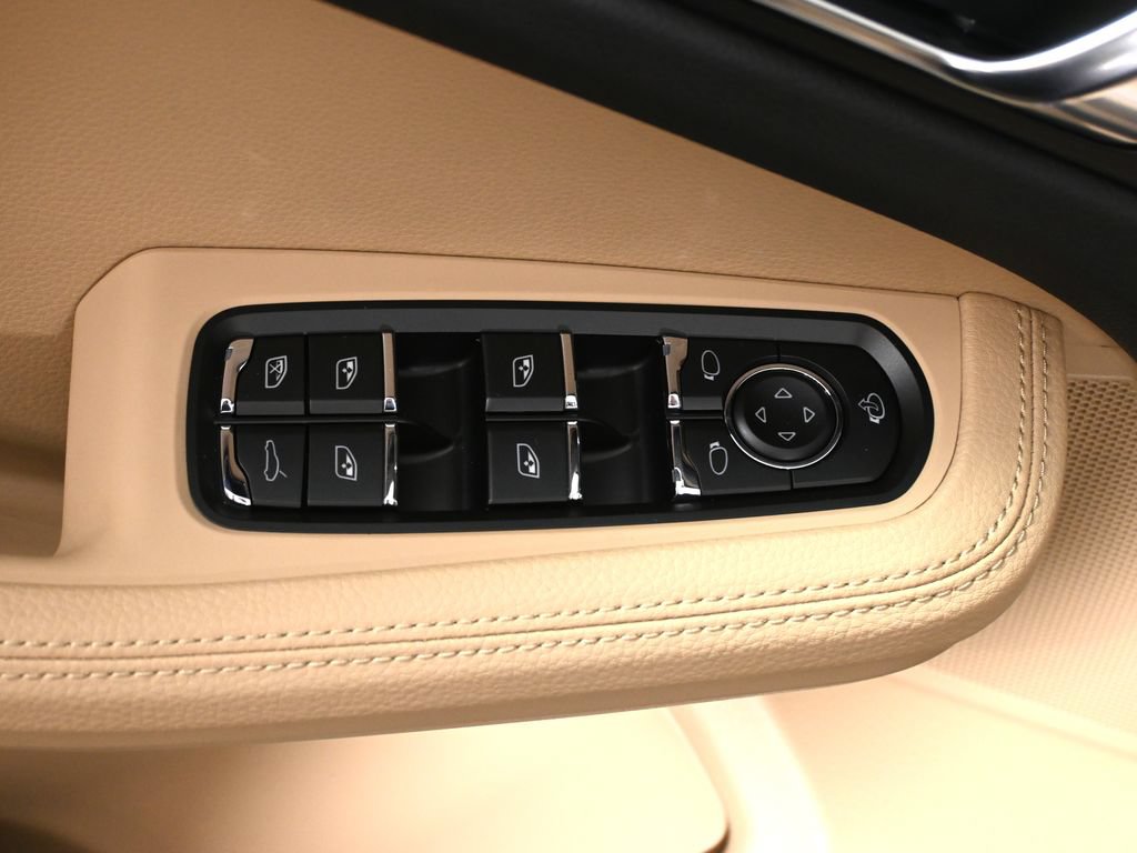 New 2026 Porsche Macan AWD/4WD image 34
