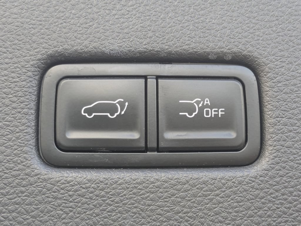Used 2025 Kia Carnival SX Prestige FWD image 16