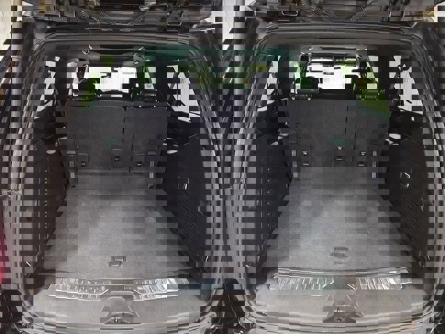 Used 2021 Chevrolet Suburban RST w/ Rear Media and Nav Package image 9