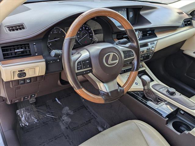 Used 2016 Lexus ES 350 w/ Premium Package w/Wood Trim image 10