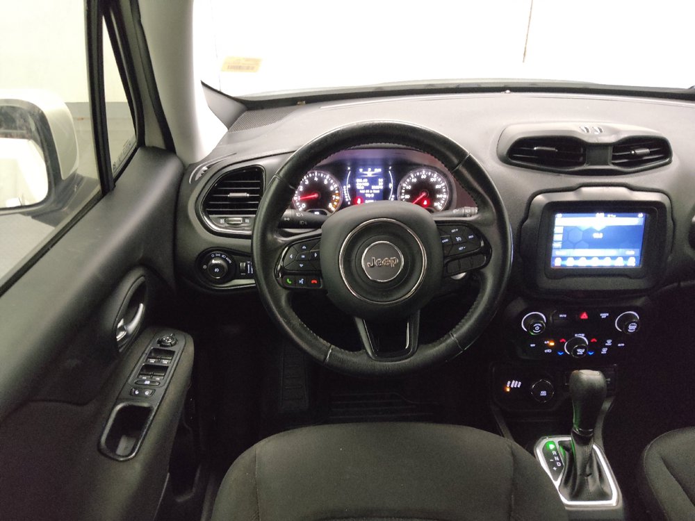 Used 2020 Jeep Renegade Altitude AWD/4WD image 22