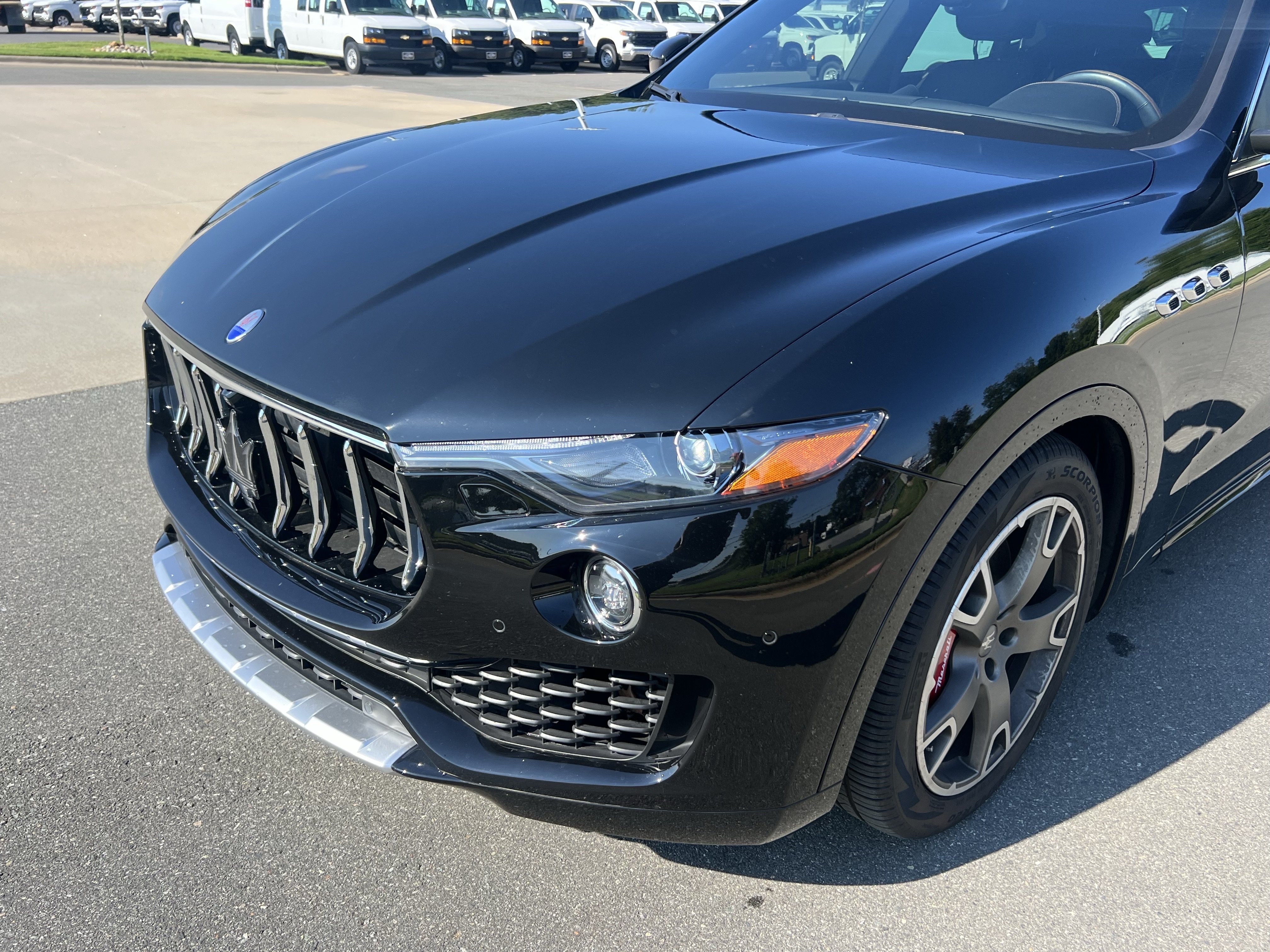Used 2017 Maserati Levante S AWD/4WD image 11