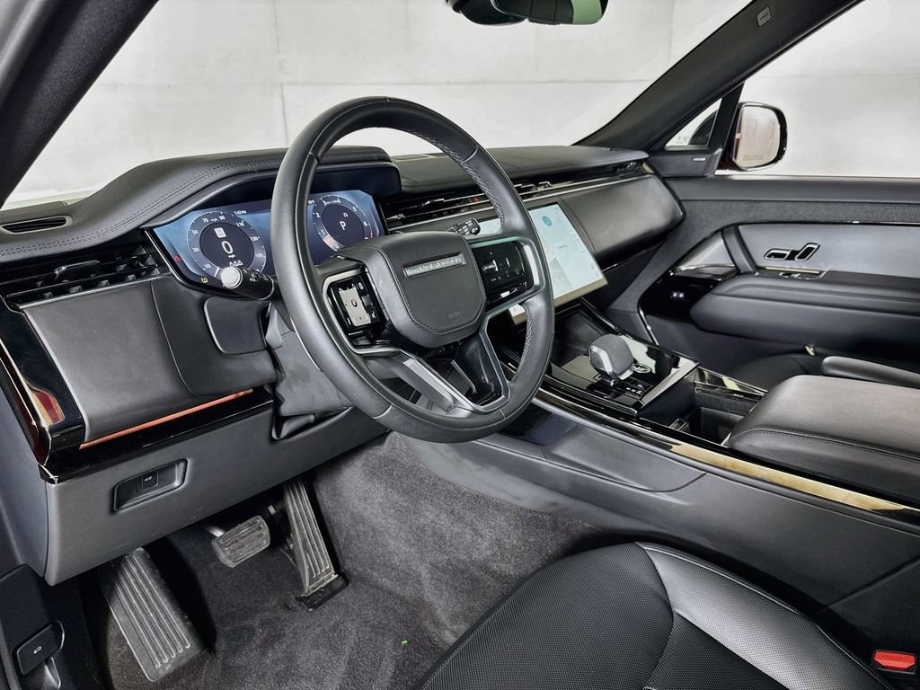 Used 2025 Land Rover Range Rover Sport SE AWD/4WD image 9