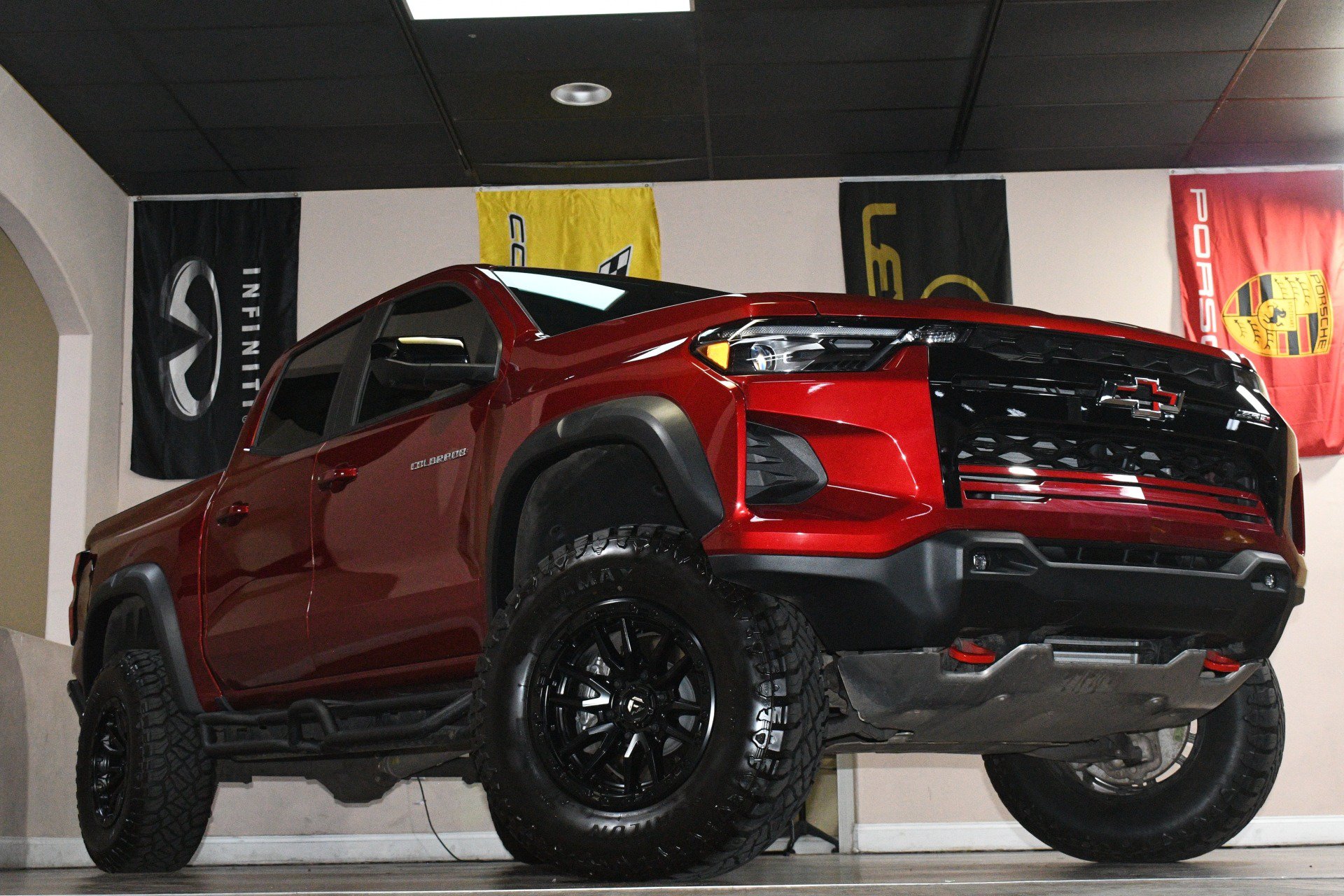 Used 2025 Chevrolet Colorado ZR2 w/ Technology Package AWD/4WD image 83