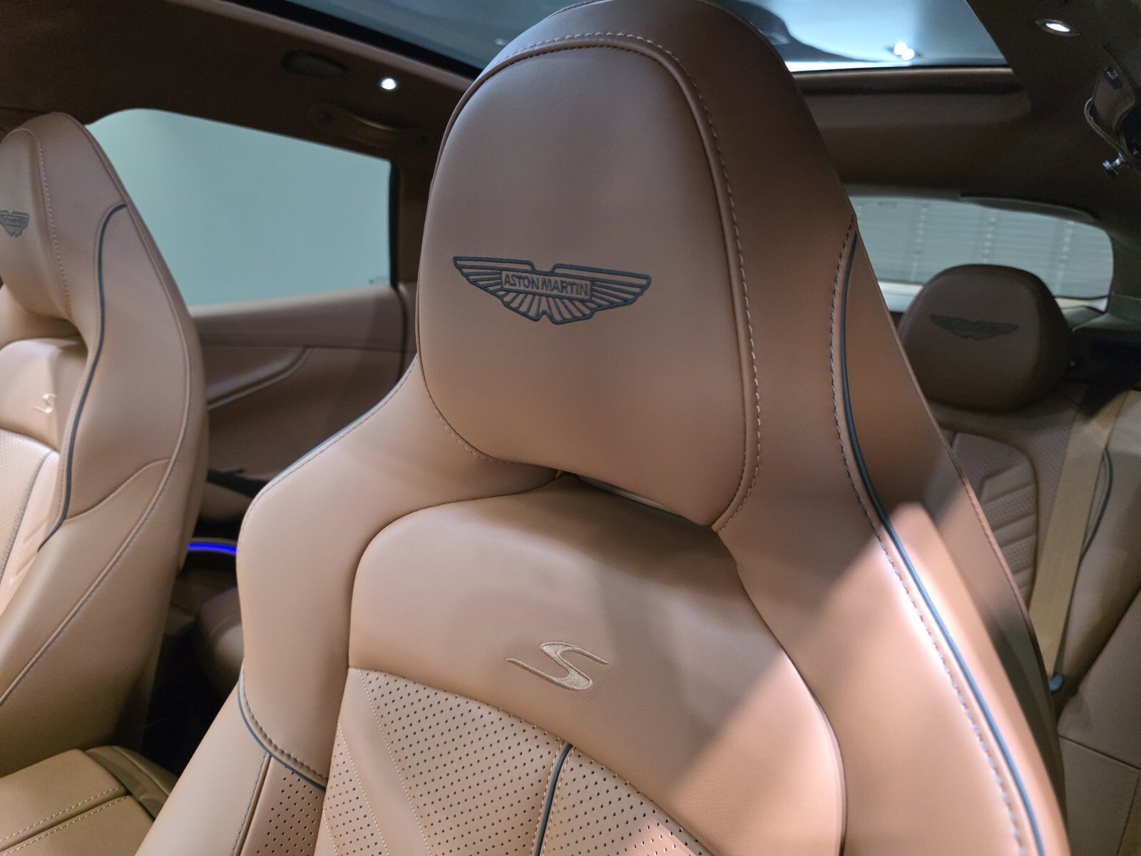 New 2026 Aston Martin DBX S image 5