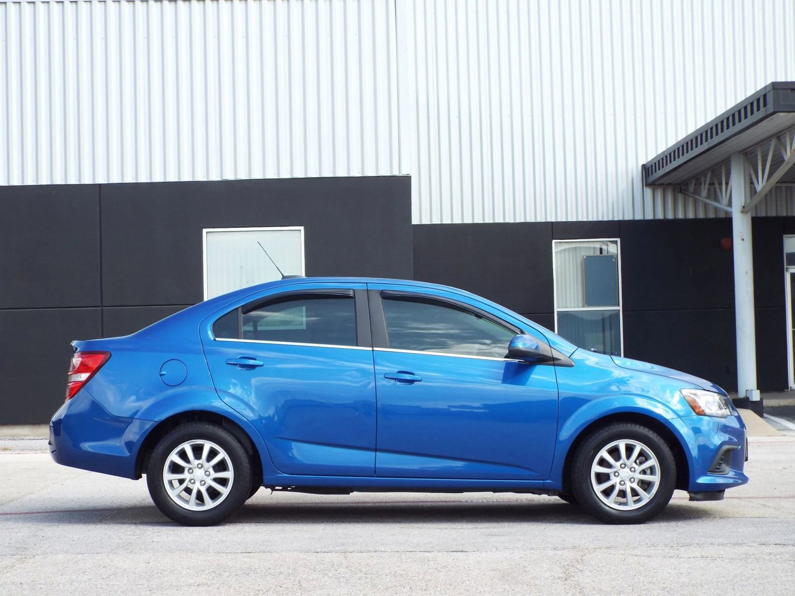 Used 2019 Chevrolet Sonic LT image 4