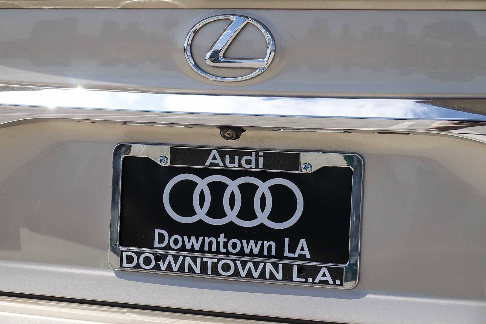 Used 2016 Lexus ES 350 w/ Luxury Package w/Wood Trim FWD image 11